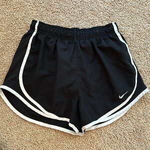 Women’s Nike Tempo running shorts